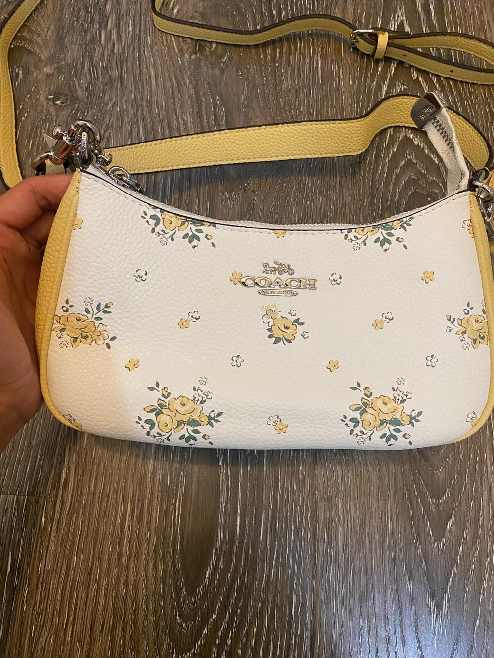 Coach Teri shoulder bag yellow and white with flower print